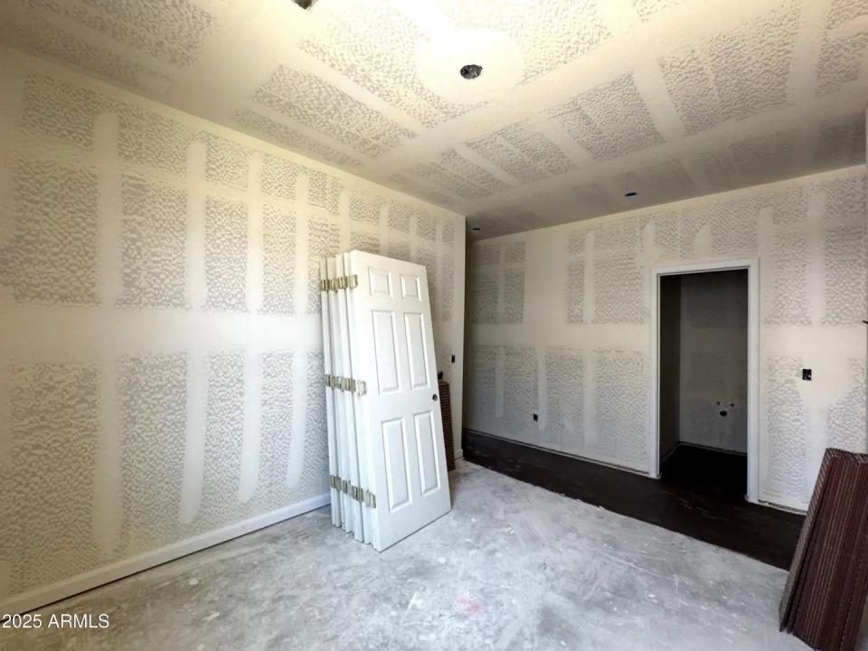Real Estate Picture 16