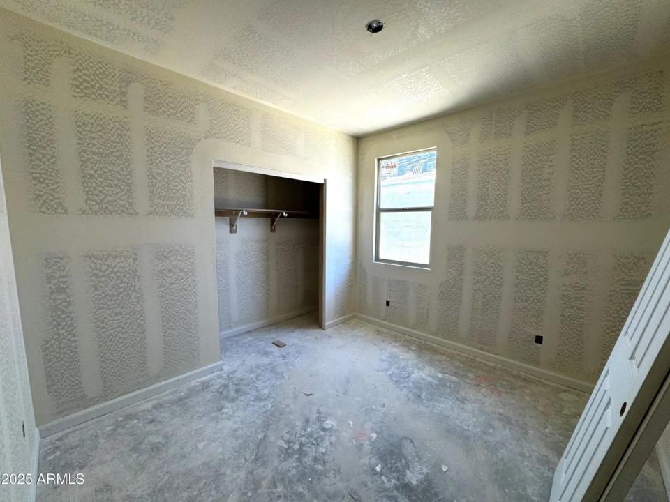 Real Estate Picture 17