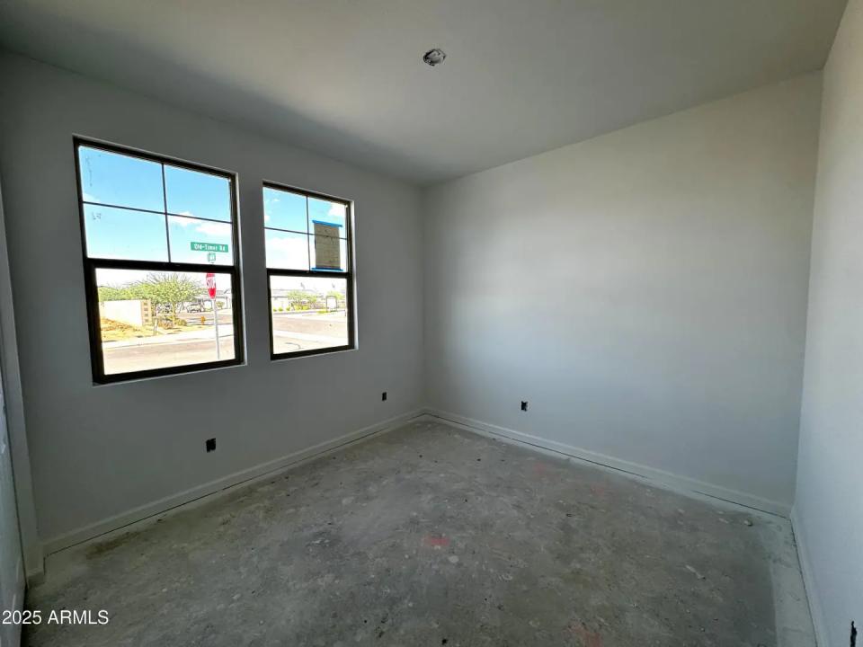 Real Estate Picture 3
