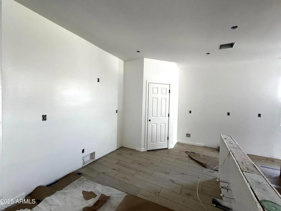 Real Estate Picture 6