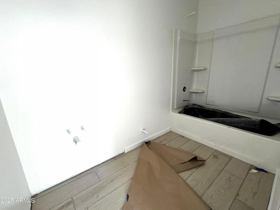 Real Estate Picture 11