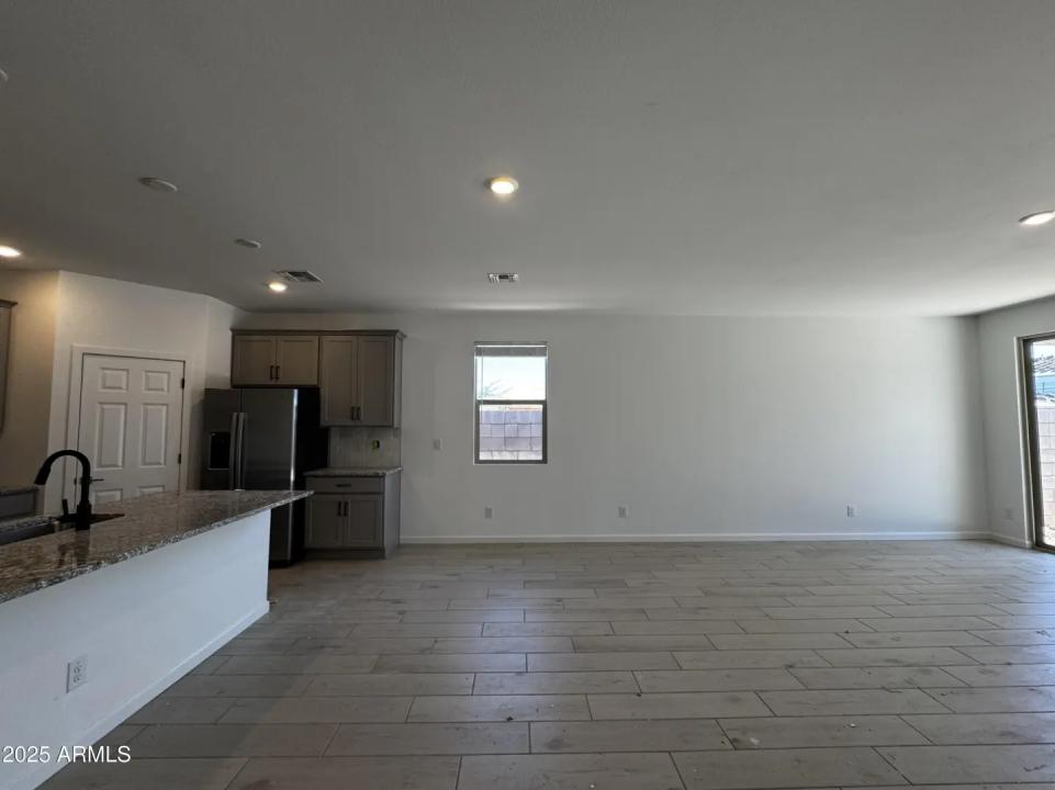 Real Estate Picture 14