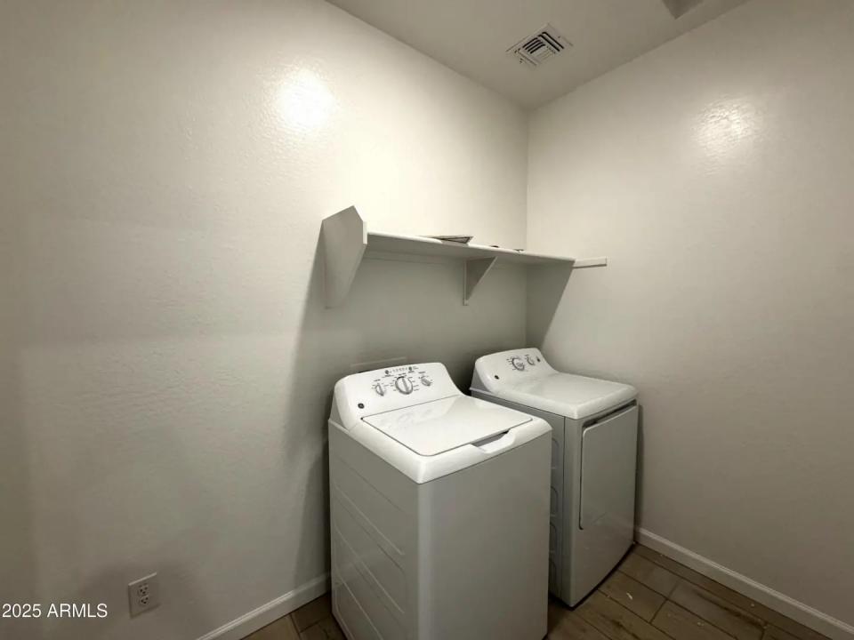 Real Estate Picture 25