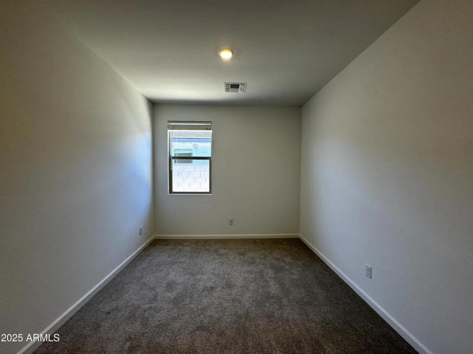Real Estate Picture 27