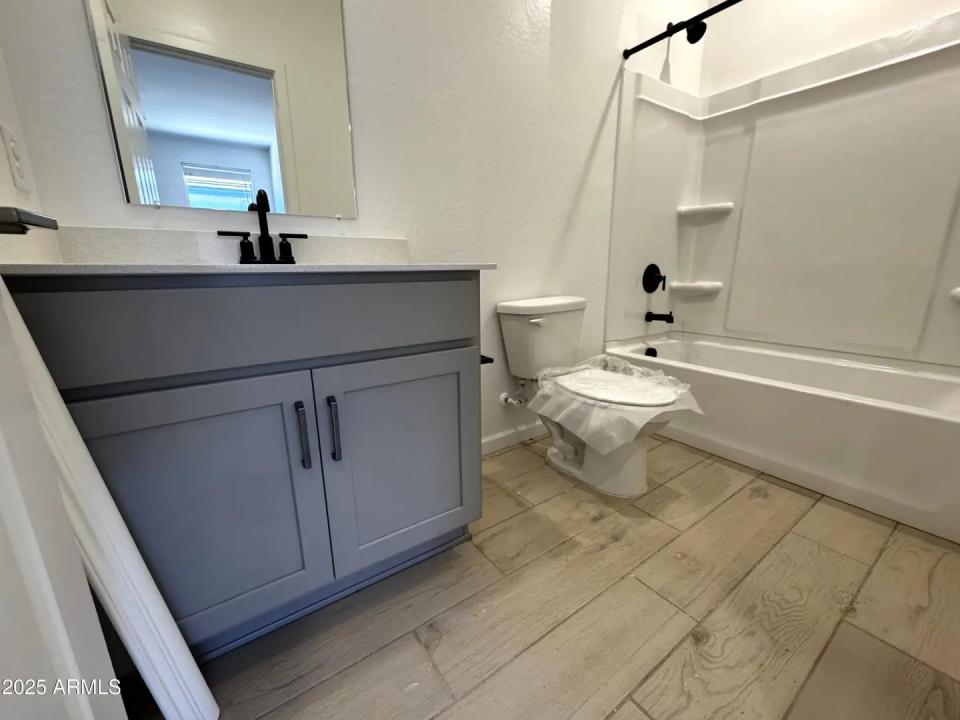 Real Estate Picture 28