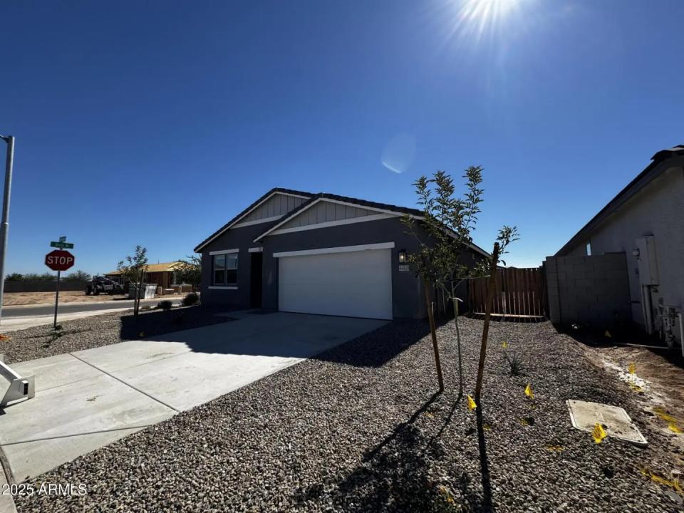 Real Estate Picture 3