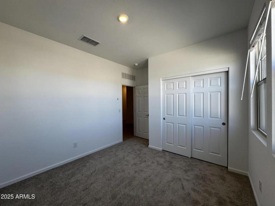 Real Estate Picture 5