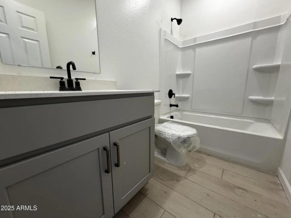 Real Estate Picture 6