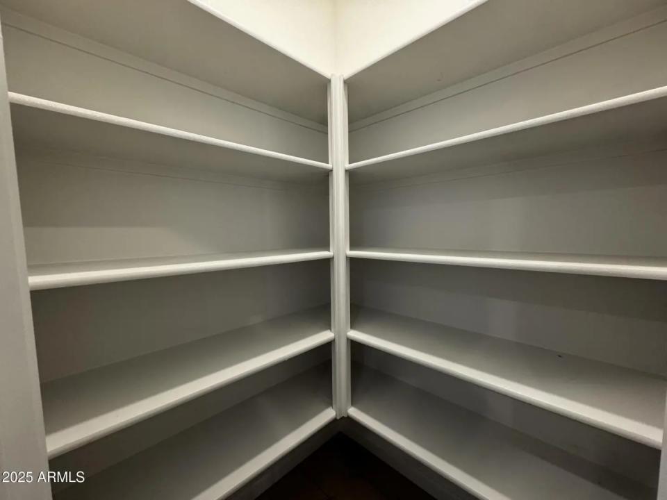 Real Estate Picture 12