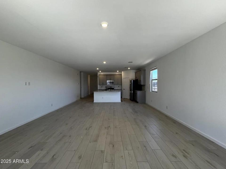 Real Estate Picture 19