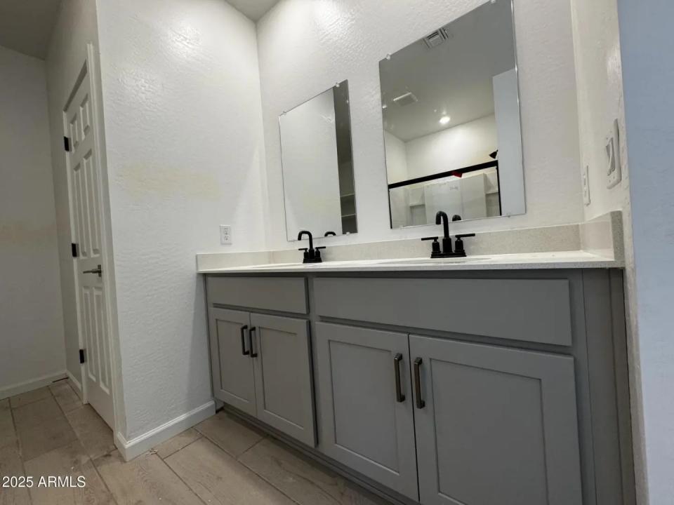 Real Estate Picture 21