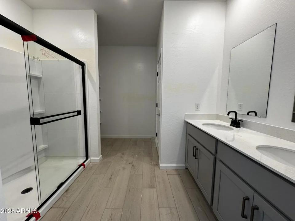 Real Estate Picture 23