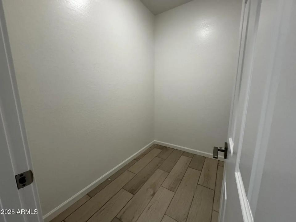 Real Estate Picture 24