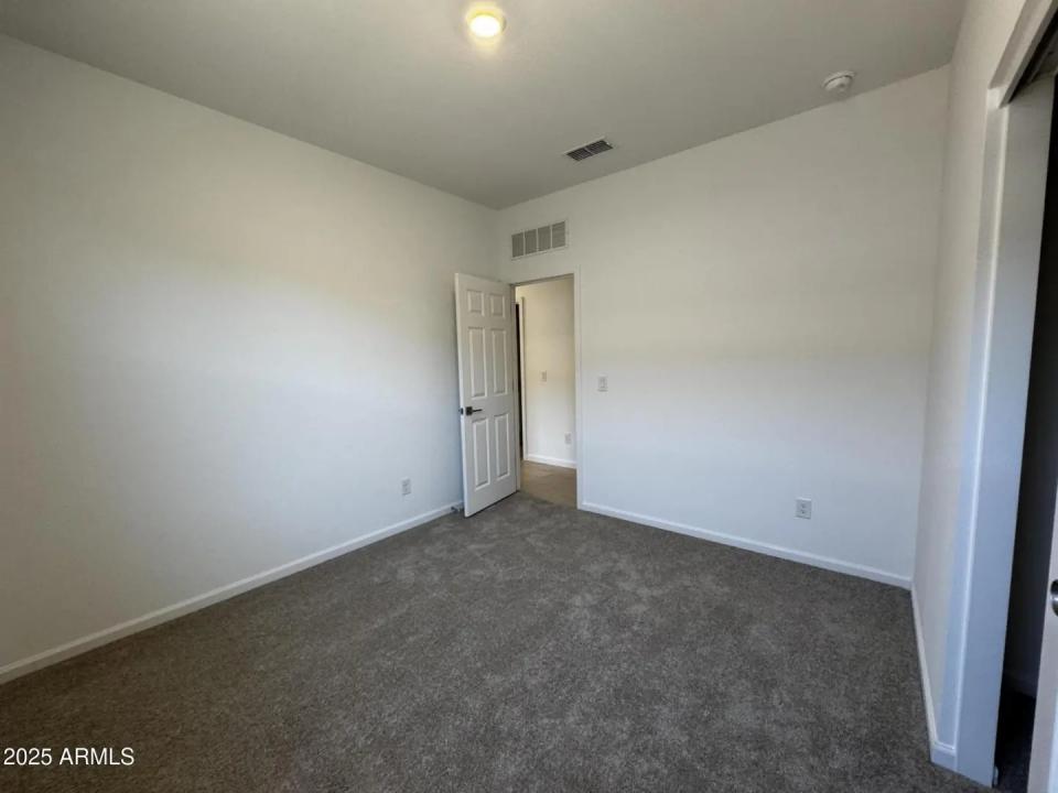 Real Estate Picture 29