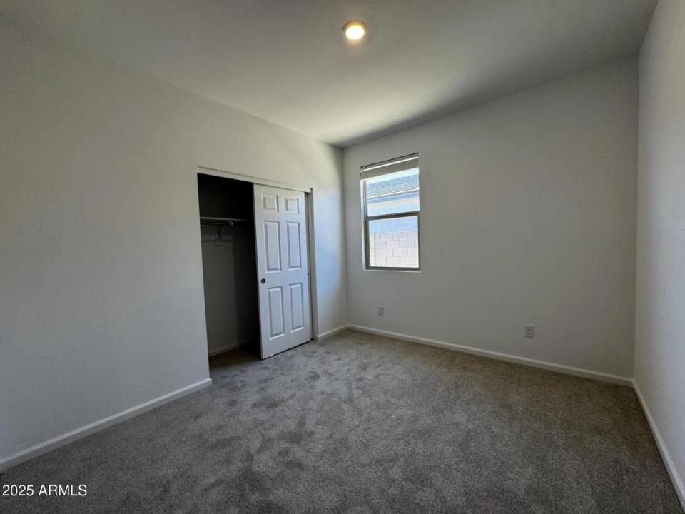 Real Estate Picture 30