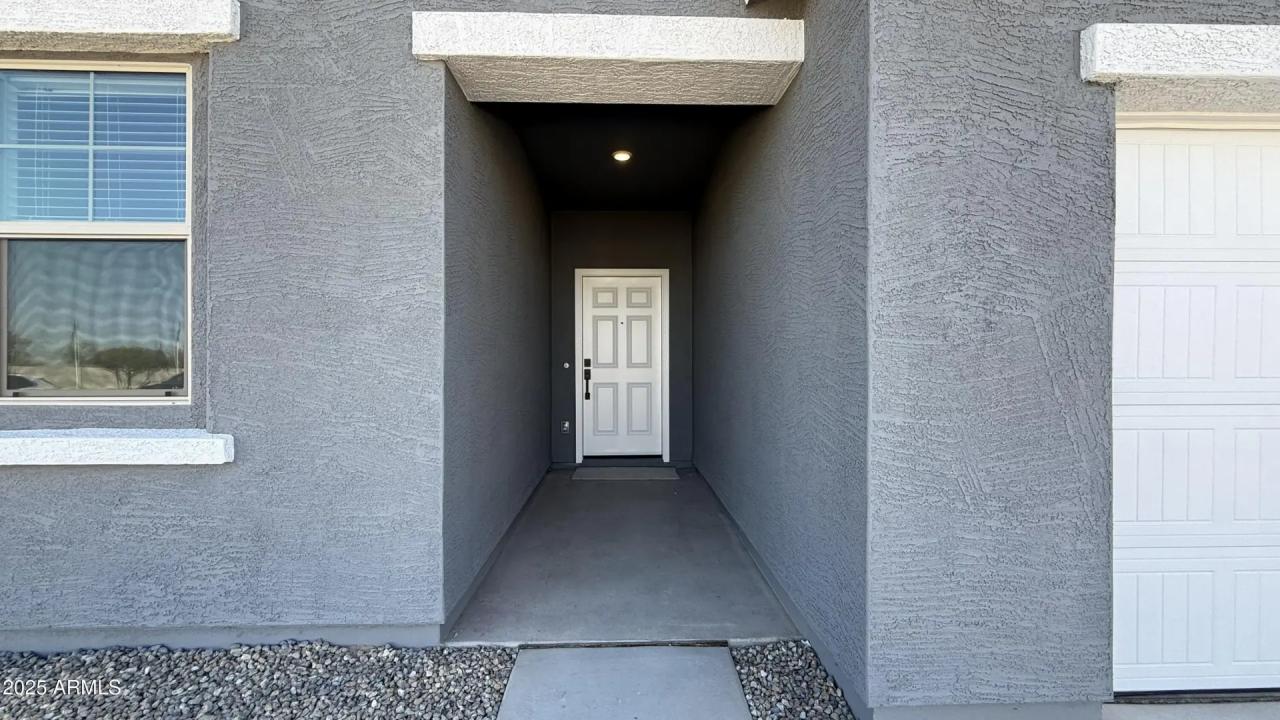 Real Estate Picture 4