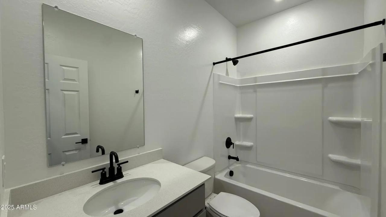 Real Estate Picture 8