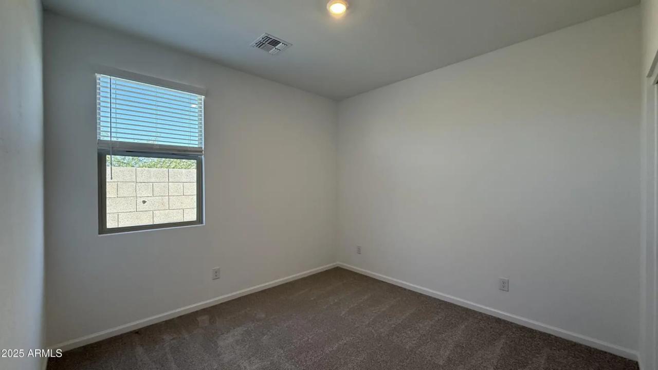 Real Estate Picture 9