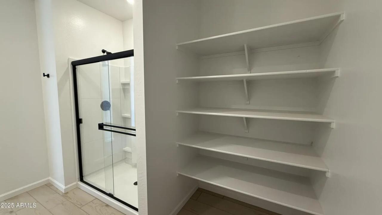 Real Estate Picture 16