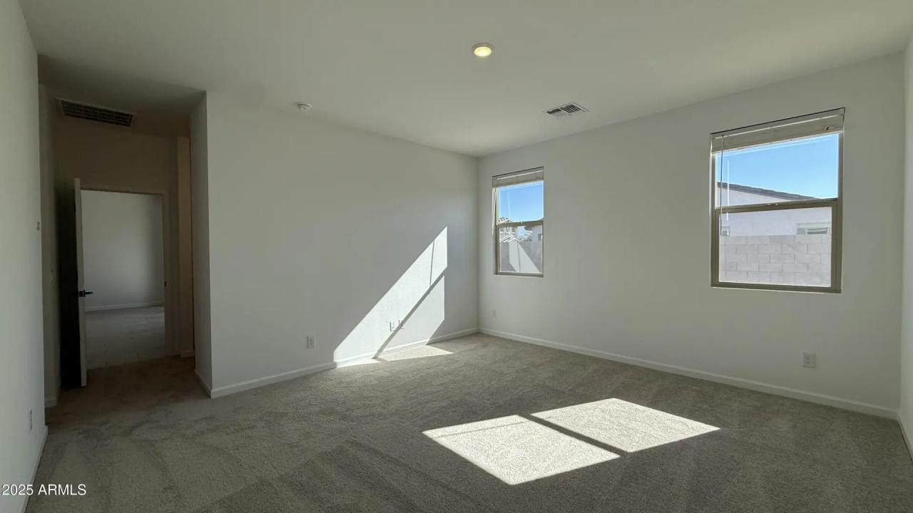 Real Estate Picture 18