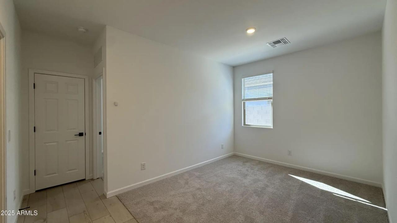 Real Estate Picture 23