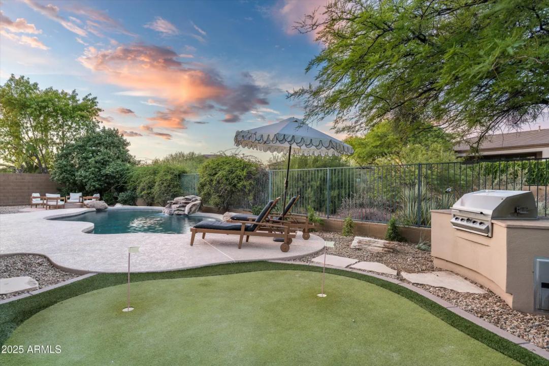 Real Estate Picture 6