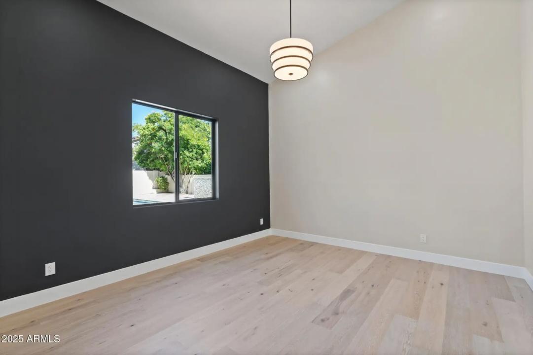 Real Estate Picture 35