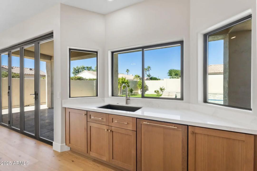 Real Estate Picture 15