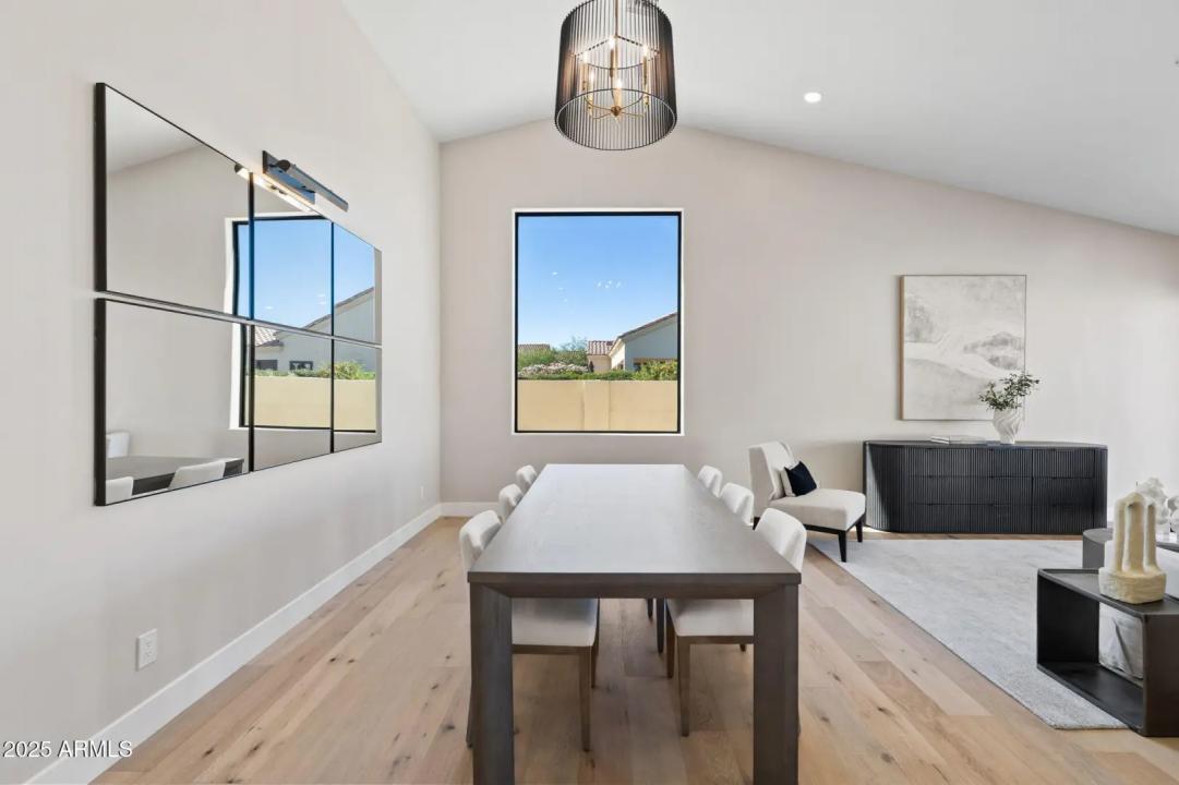 Real Estate Picture 4