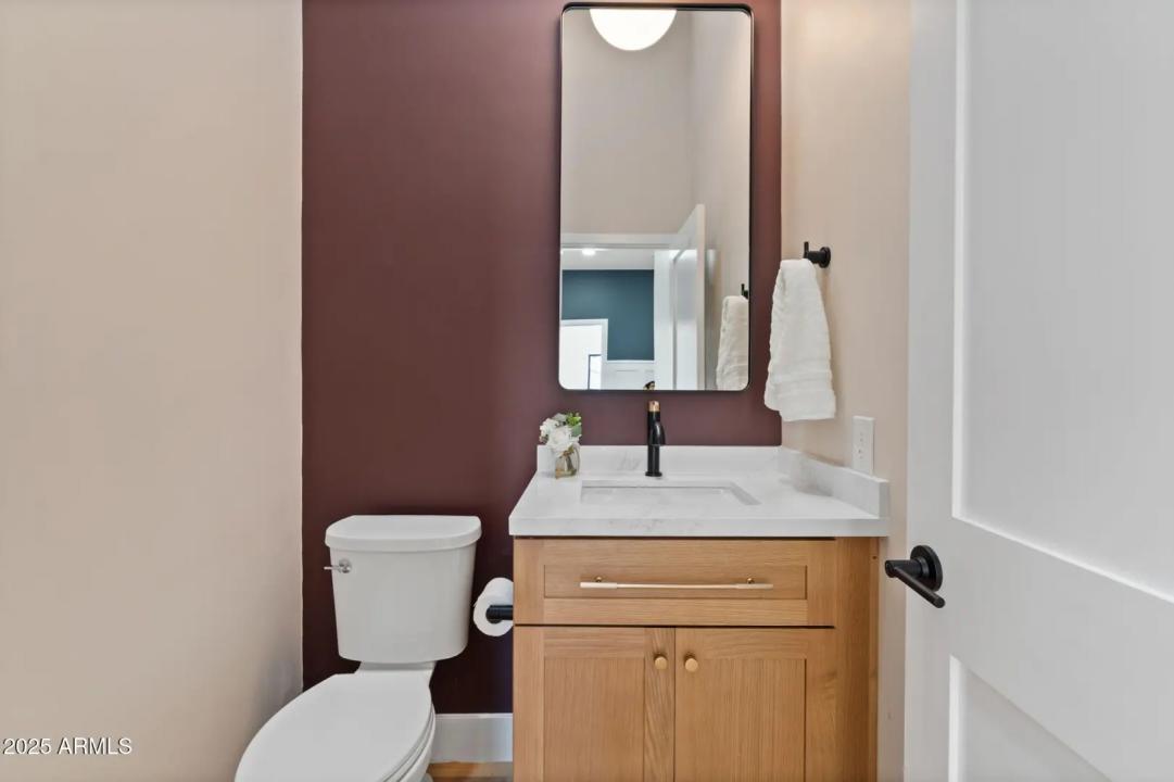 Real Estate Picture 24