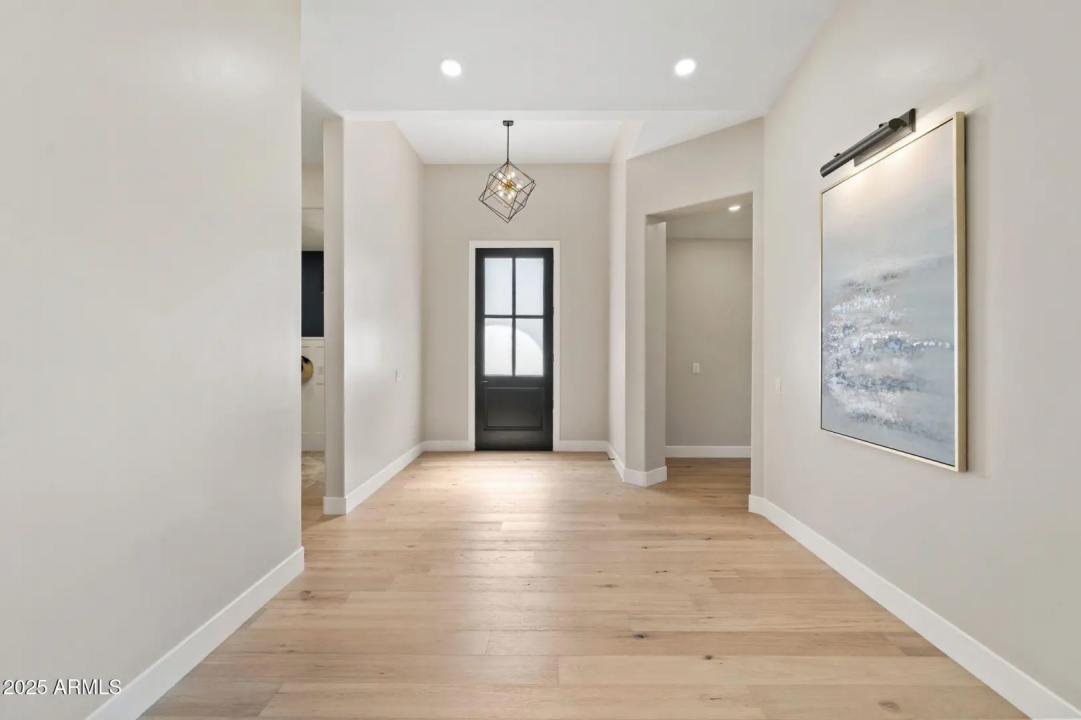 Real Estate Picture 11