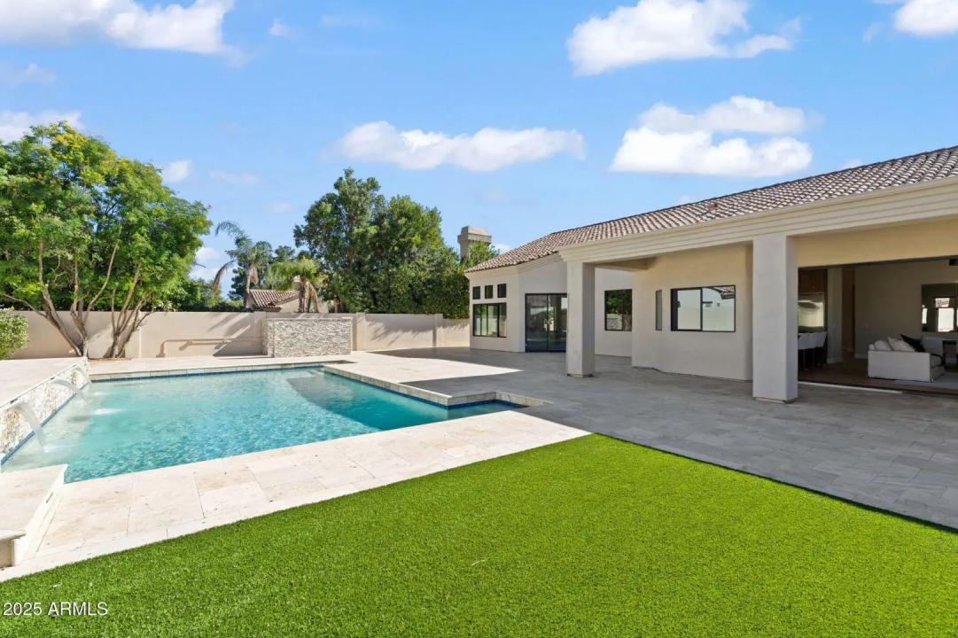 Real Estate Picture 6