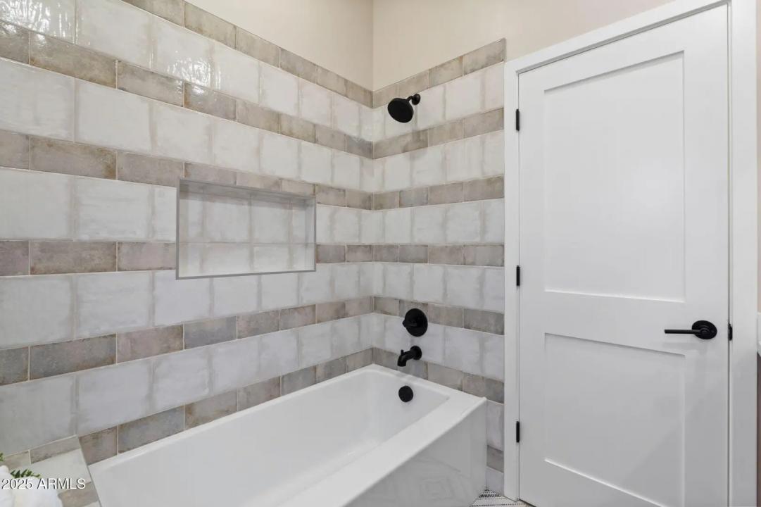 Real Estate Picture 42