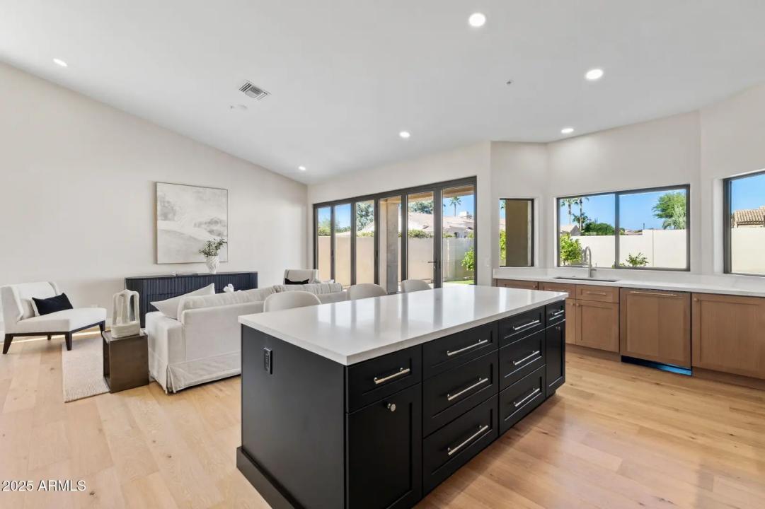 Real Estate Picture 17