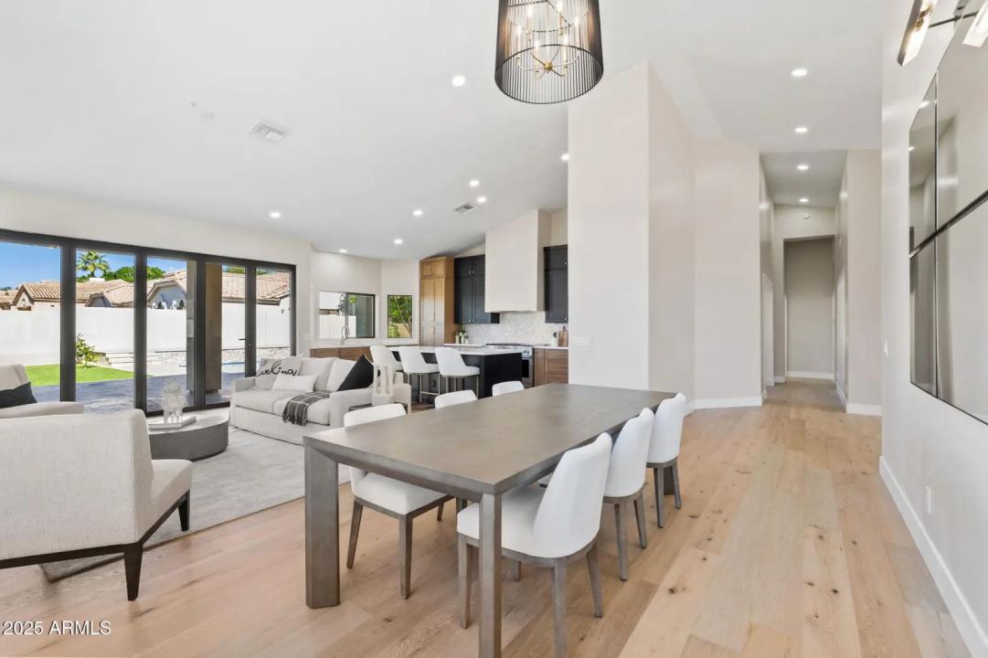 Real Estate Picture 18