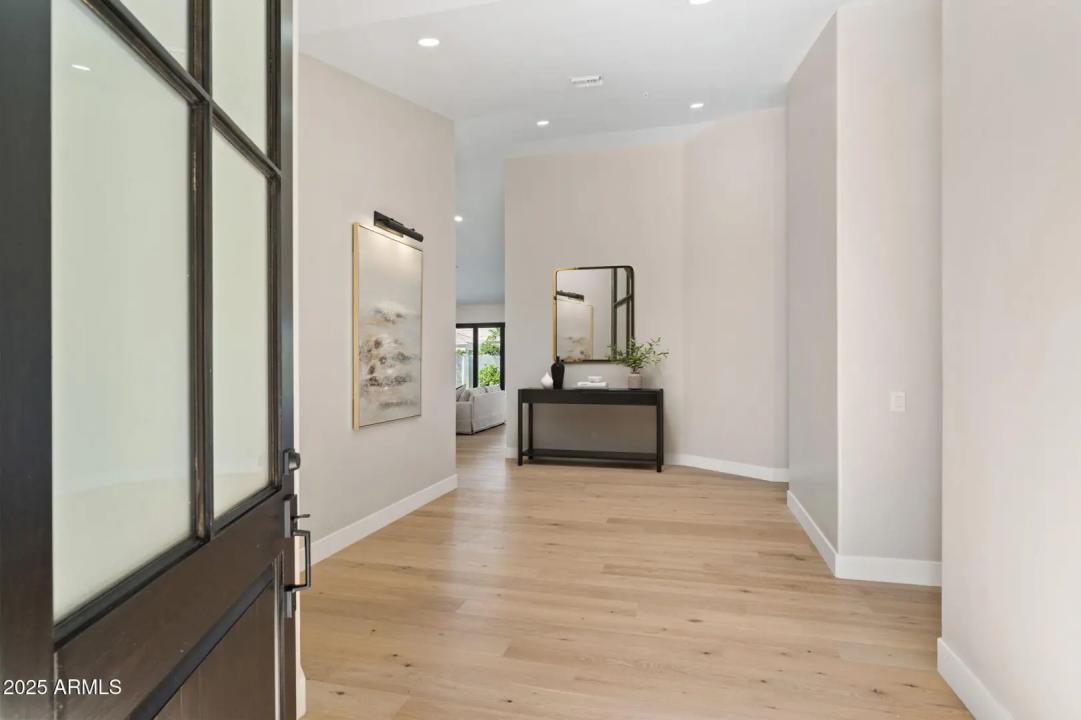 Real Estate Picture 9