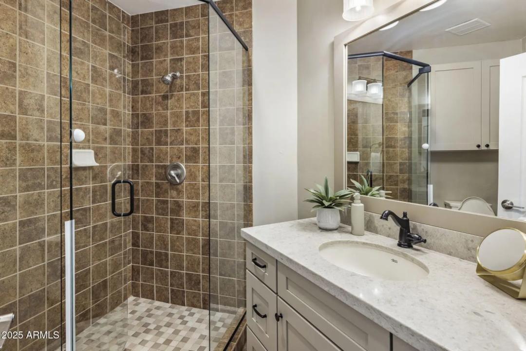 Real Estate Picture 37