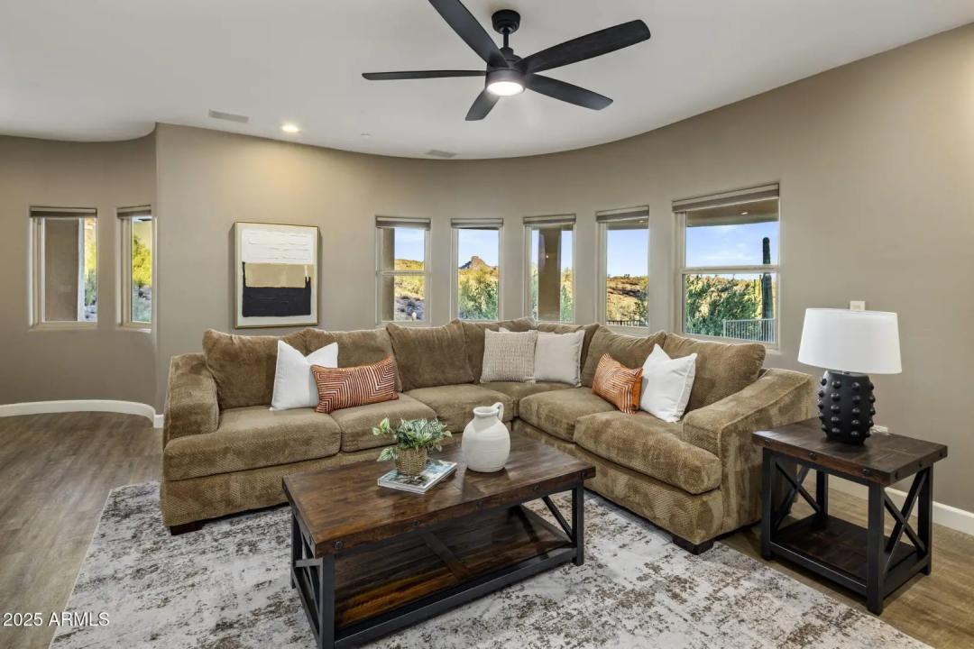 Real Estate Picture 33