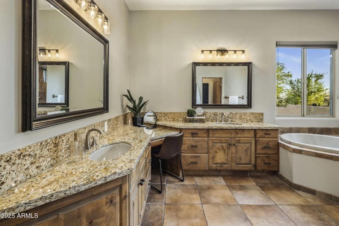 Real Estate Picture 24