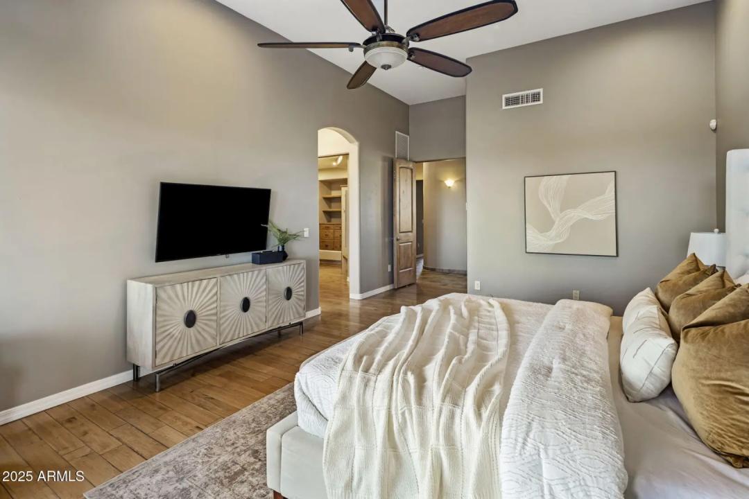 Real Estate Picture 22