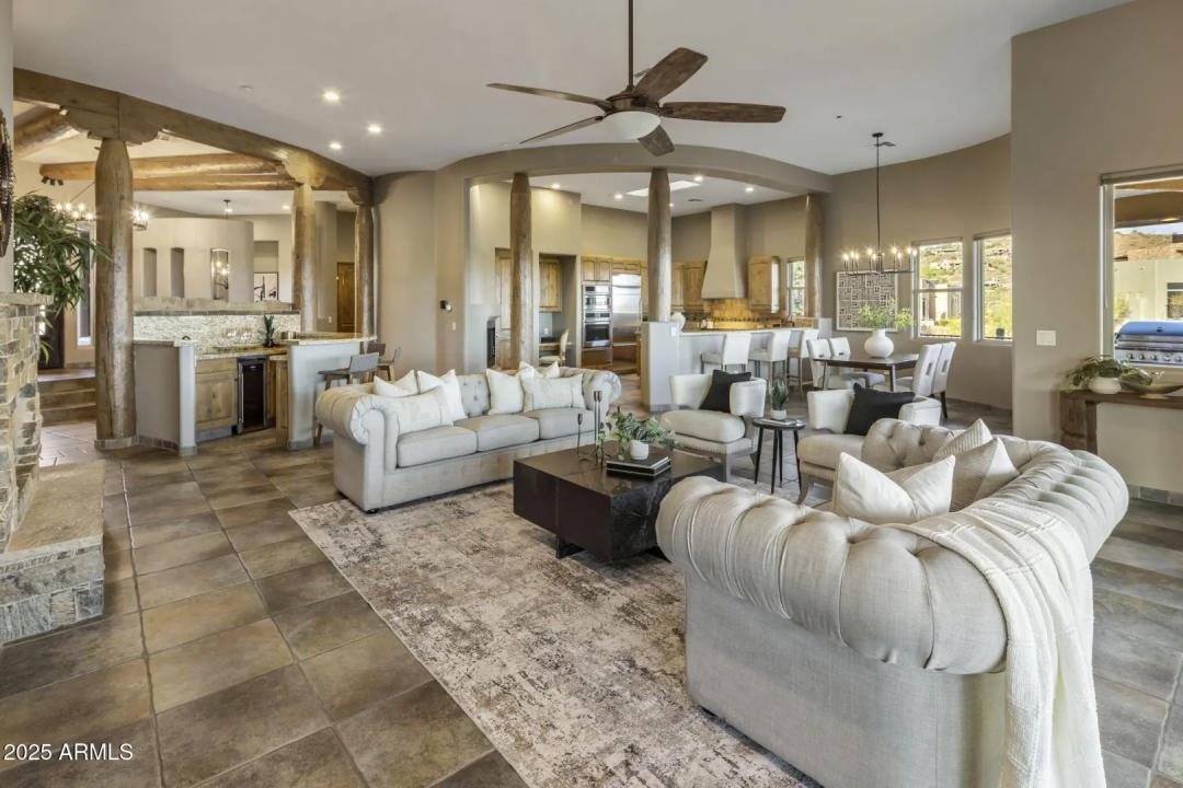 Real Estate Picture 12
