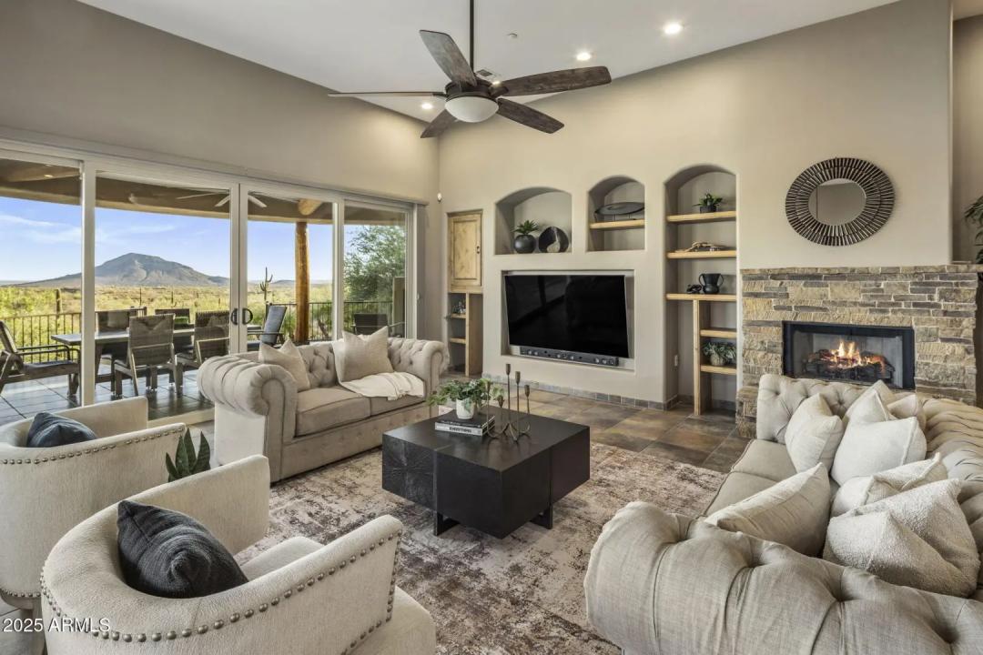 Real Estate Picture 4