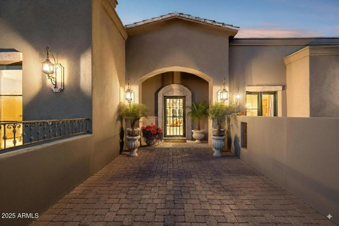 Real Estate Picture 4