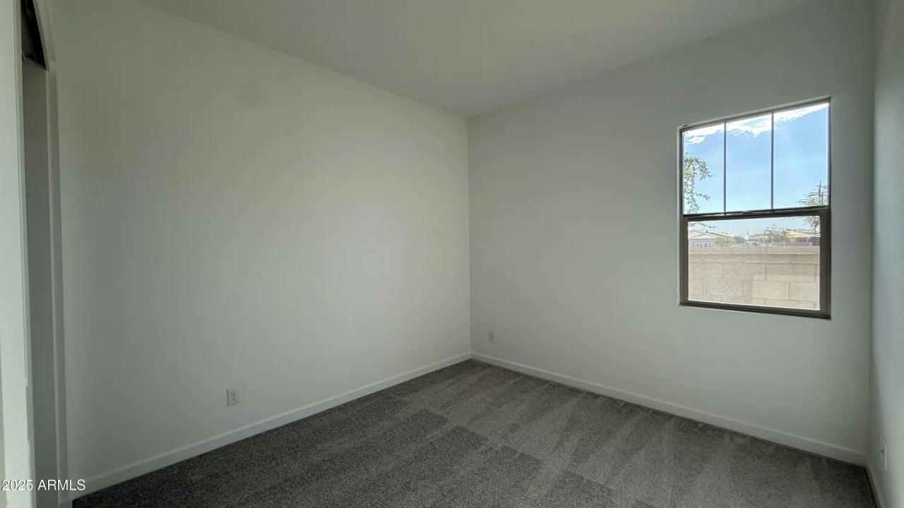 Real Estate Picture 9