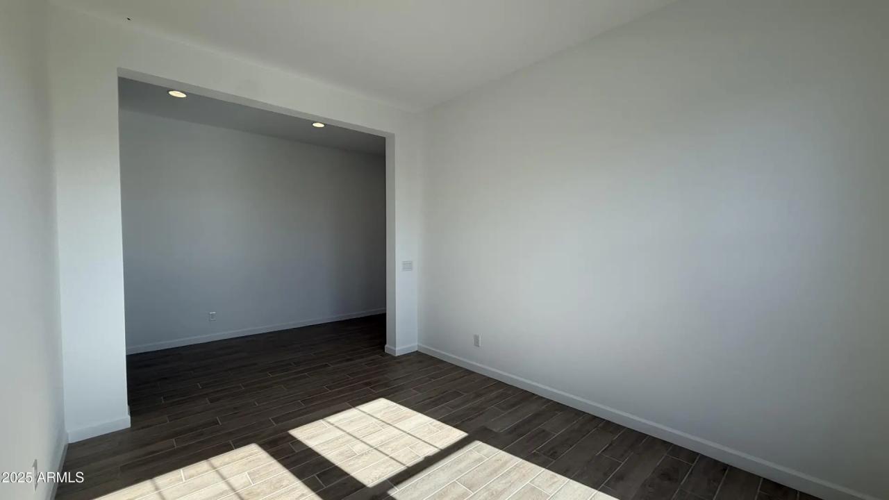 Real Estate Picture 12