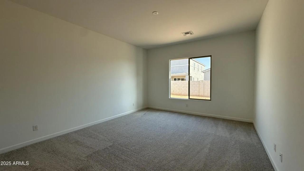 Real Estate Picture 17