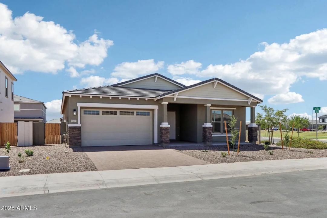 Real Estate Picture 3