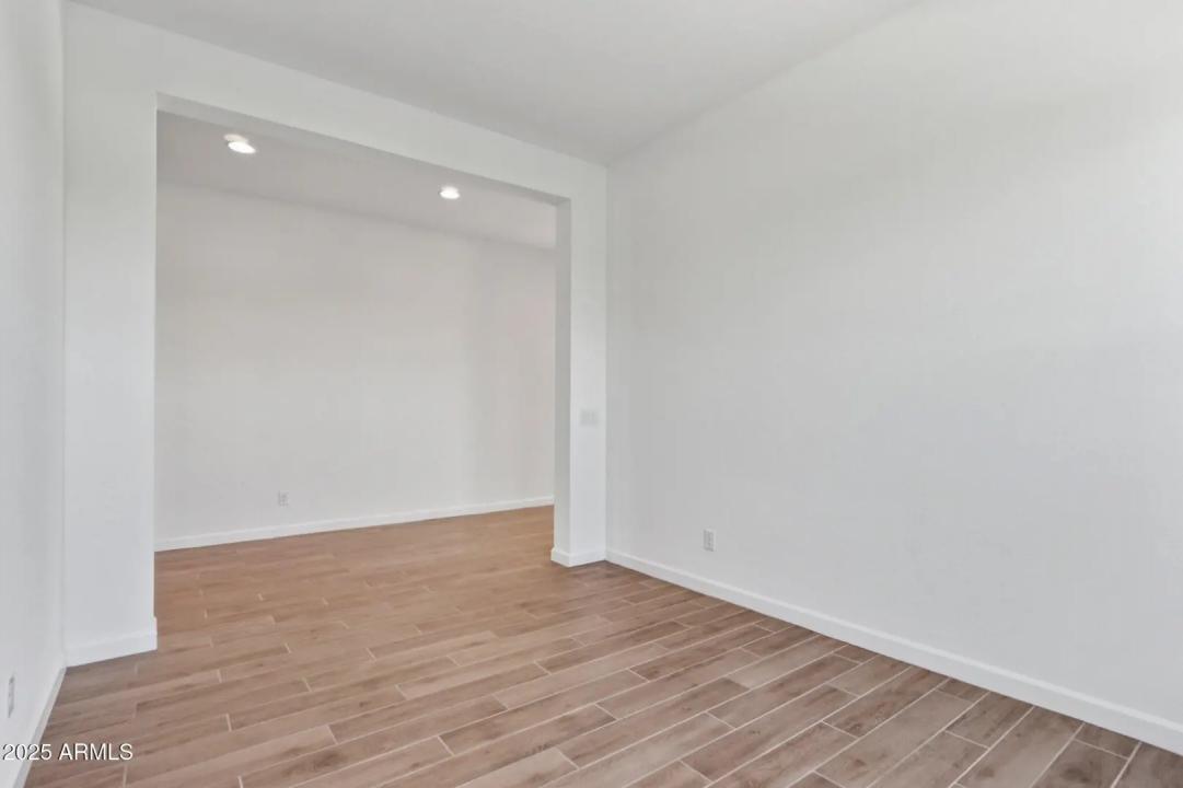 Real Estate Picture 16