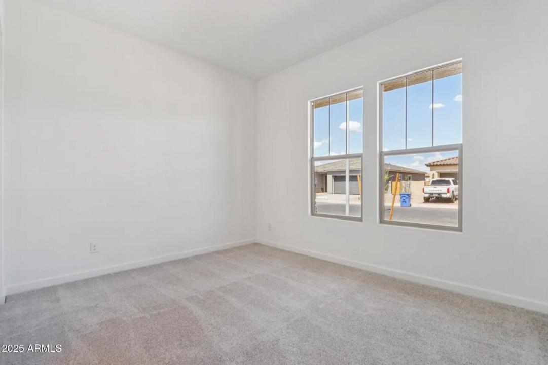 Real Estate Picture 18