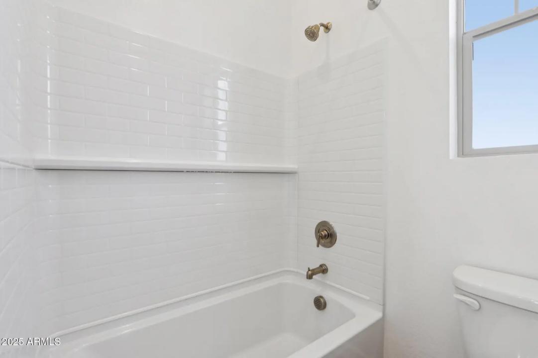Real Estate Picture 22